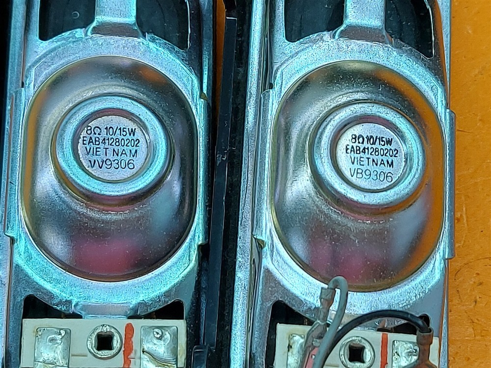 ⭐️⭐️⭐️⭐️⭐️ TV Speaker Set LG 32LF11