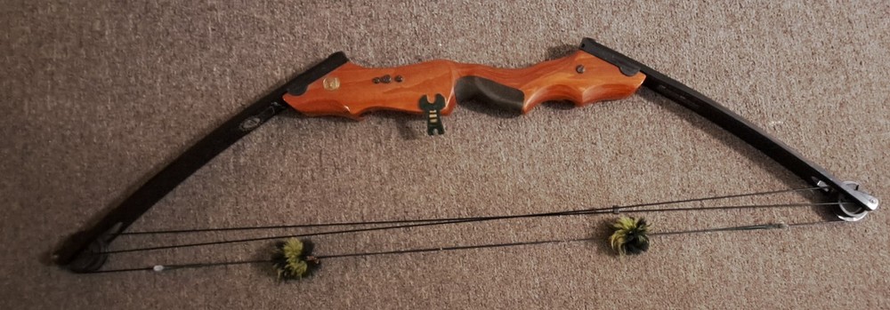 VINTAGE BEAR KODIAK BOW ARCHERY