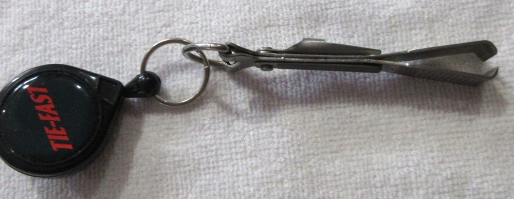 Fishing Tie-Fast Combo Knot-Tying Tip Sharpener Eye Hook Cleaner Retractable