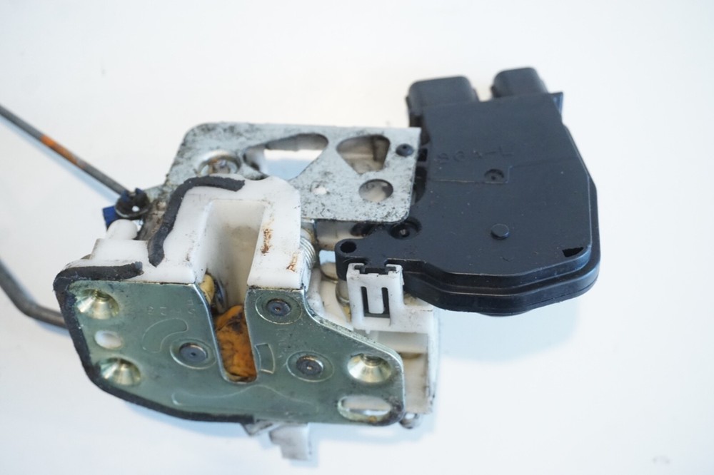 2003 - 2011 Honda Element Driver Front Door Latch OEM