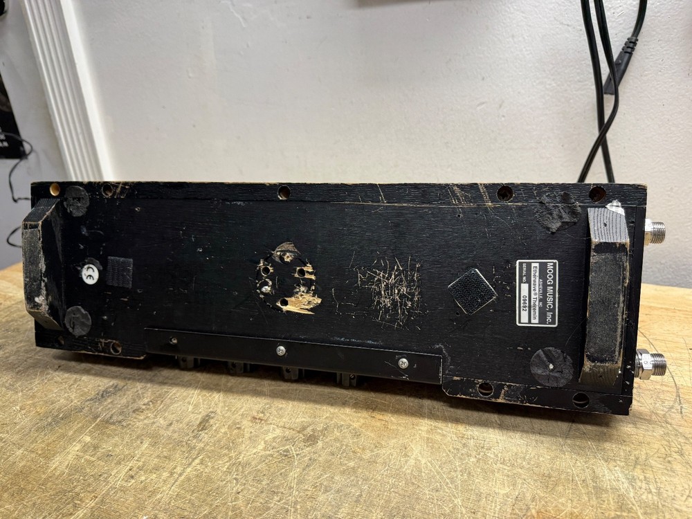 Moog Etherwave Theremin Keyboard Synthesizer