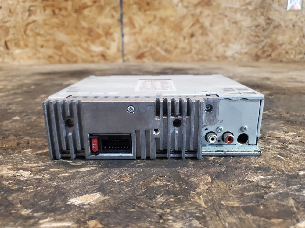 Alpine CDE-121 Radio Head Unit