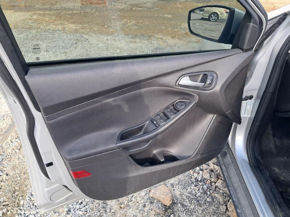 Fuse Box Engine VIN 2 8th Digit Fits 17-18 FOCUS 4892041