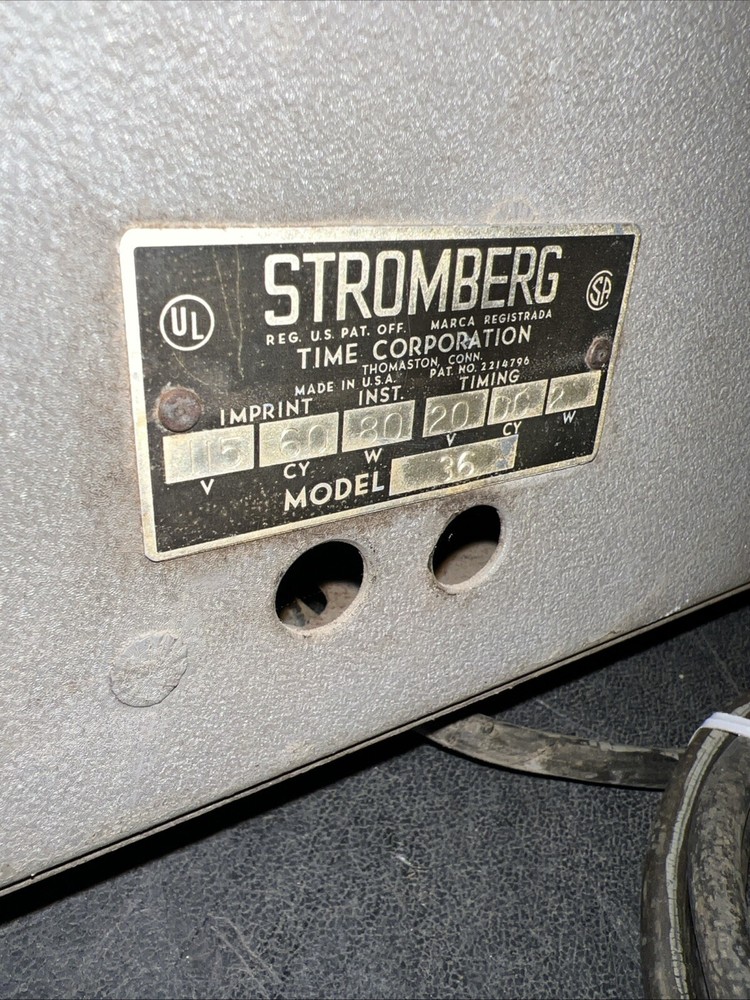 Vintage Stromberg Time clock With Keys WORKS
