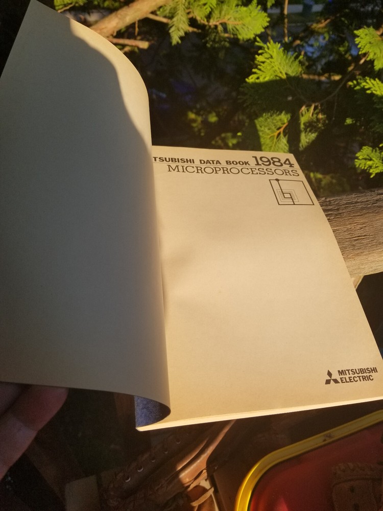 2 VINTAGE ELECTRONICS BOOKS DATA 1984 MITSUBISHI MICROPROCESSORS & SINGLE CHIP