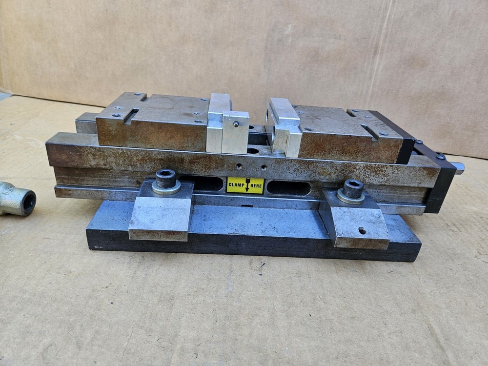 Kurt 4" ?? Vise Milling Machine Used