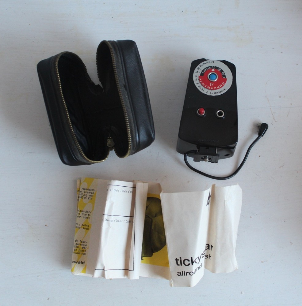 Tickystar Blitz flash gun instructions with leather case