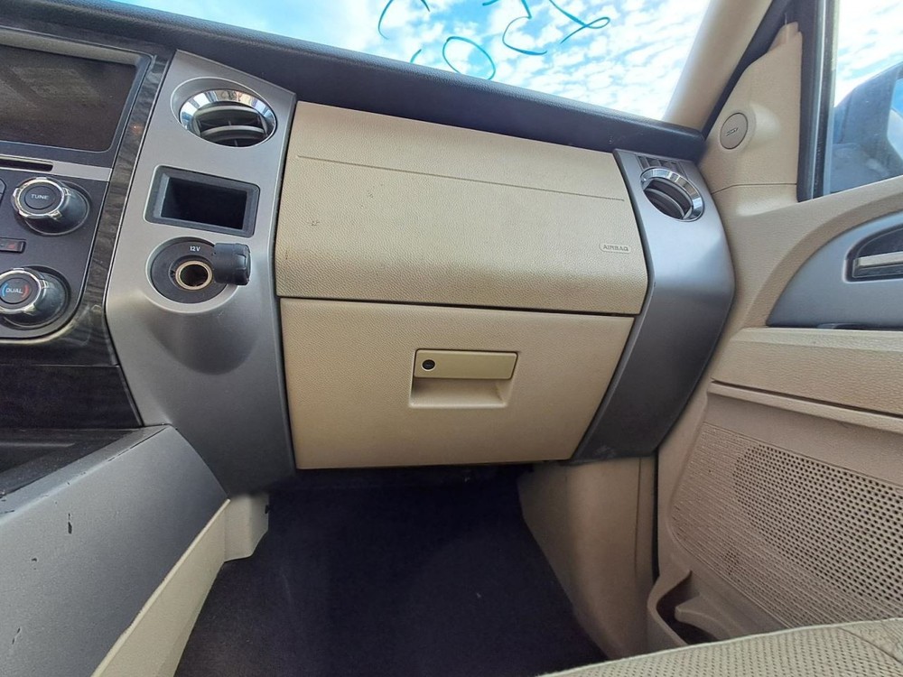 EXPEDITON 2016 Glove Box 4869680
