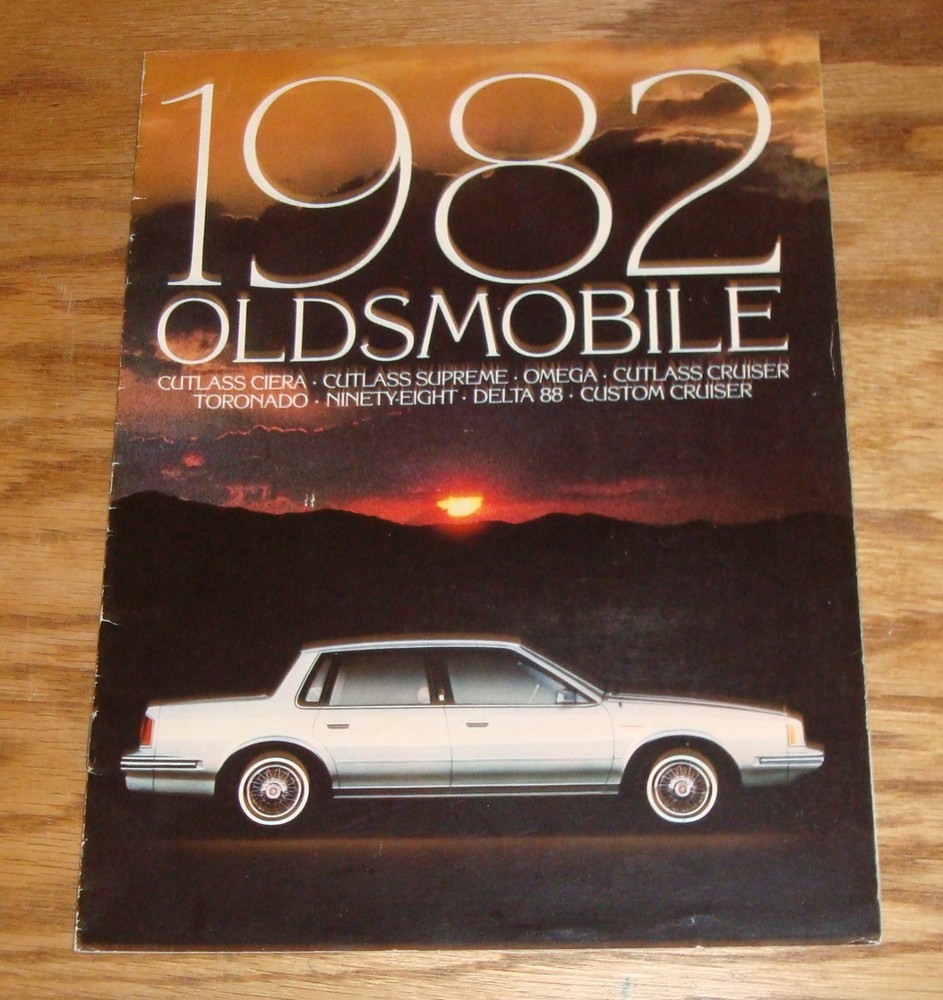 Original 1982 Oldsmobile Full Line Sales Brochure 82 Toronado Cutlass Delta