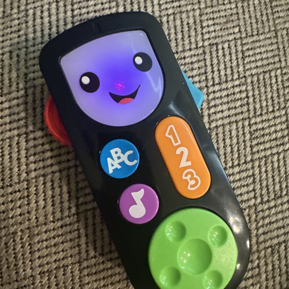 Fisher-Price Laugh & Learn Stream & Learn Electronic Pretend TV Remote Works