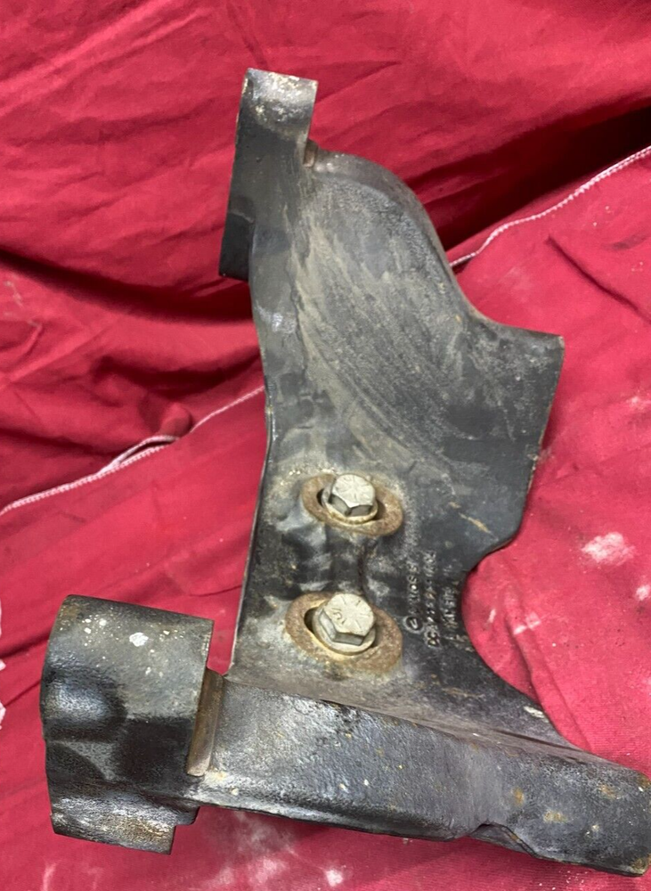 FRONT ENGINE MOUNT OEM, DETROIT DIESEL DD15 A472 223 1604 , BRACKET,SUPPORT