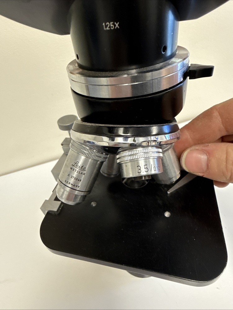 Untested ERNST LEITZ WETZLAR Binocular Microscope W/ 4 Objectives