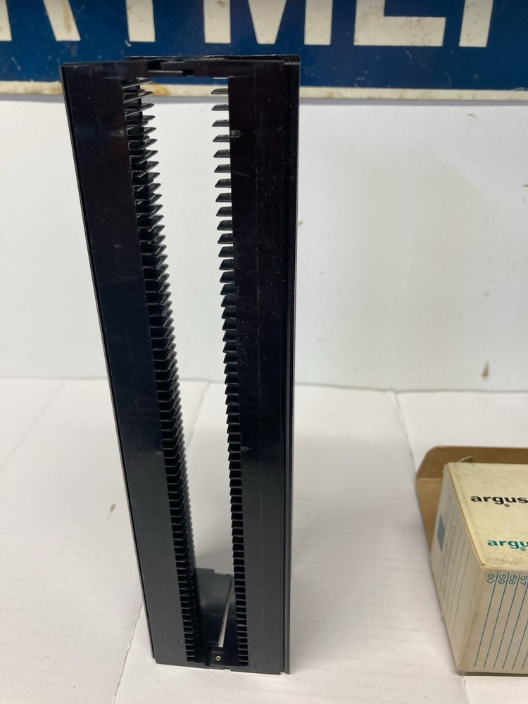 Argus 60 capacity slide magazine - spill proof design, flexible self aligning
