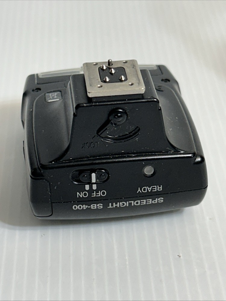Nikon Speedlight SB-400 Shoe Mount Flash for Nikon Untested