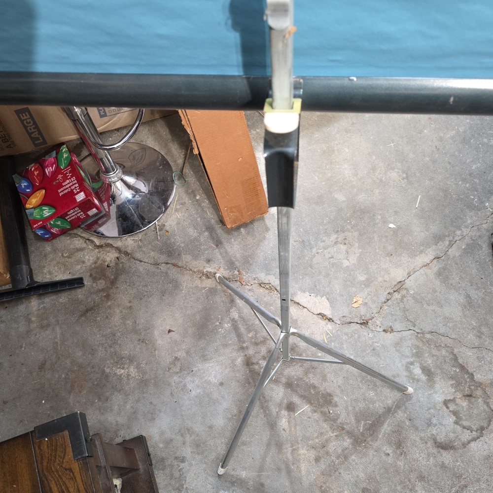 Vintage Da-Lite Comet Approx 40x48" Projection Screen EUC