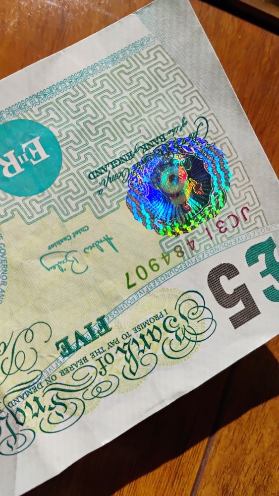 BRITISH POUND 5 OLD VERSION + BELIZE COINS