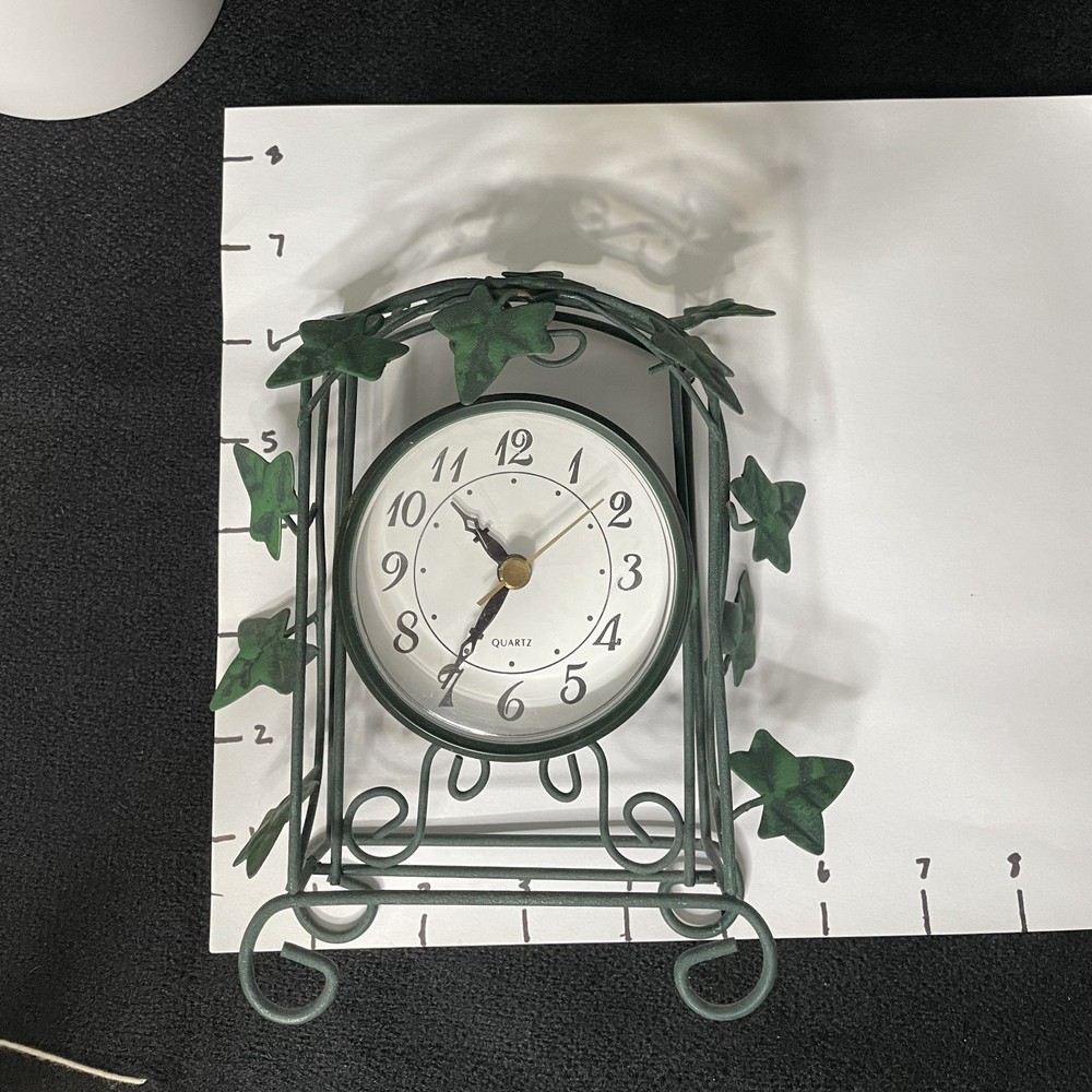 Vintage Quartz Green Leaf Decorative Small Clock WORKING