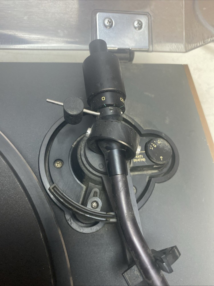 QUADRAFLEX REFERENCE 610T TURNTABLE / RECORD PLAYER (partly Working/read)