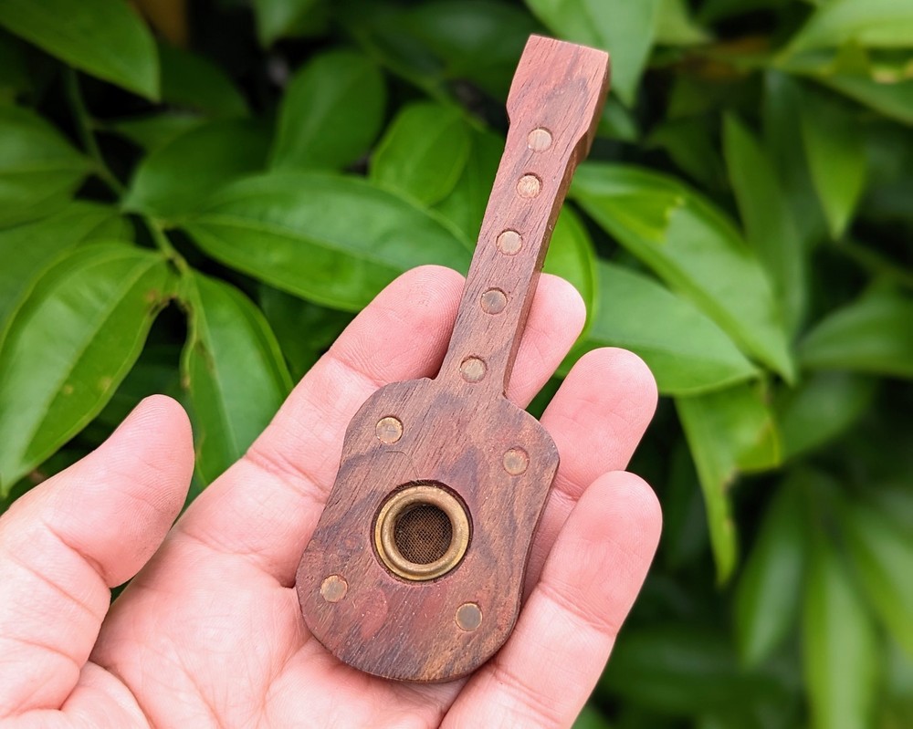 1 wood guitar pipe