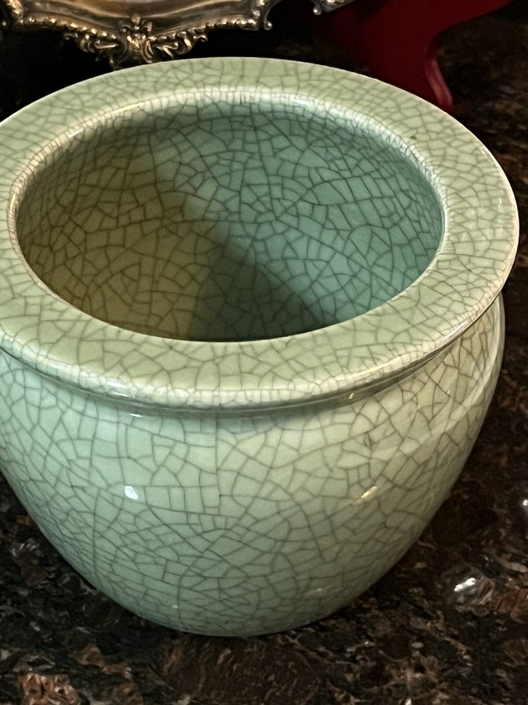 Pr celadon green planter