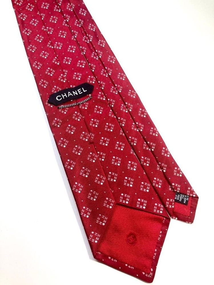 CHANEL tie mark dot rare