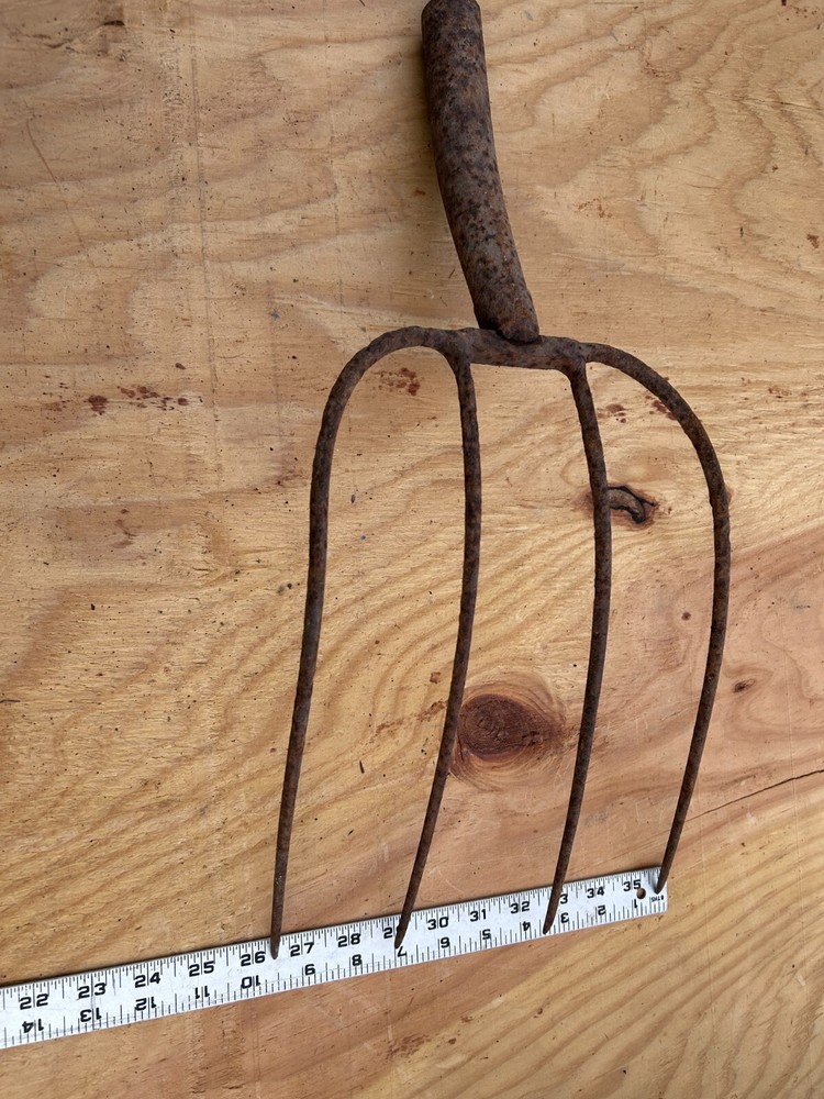 Fork Rake Head 4 Thines Rusty Rustic no handle Original Vintage Primitive Metal