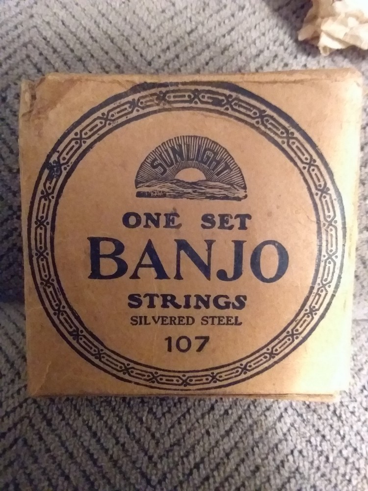 Vintage SUNLIGHT (one set) Banjo Strings #107