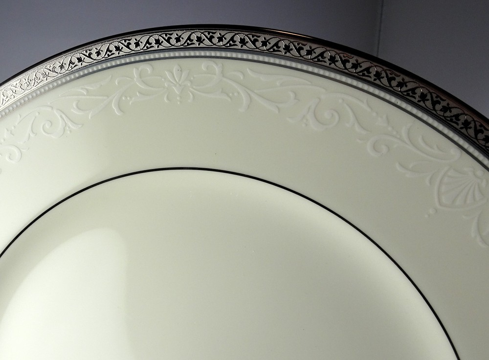 Noritake Ardmore Platinum 5-Piece Place Setting - Mint w/Tags