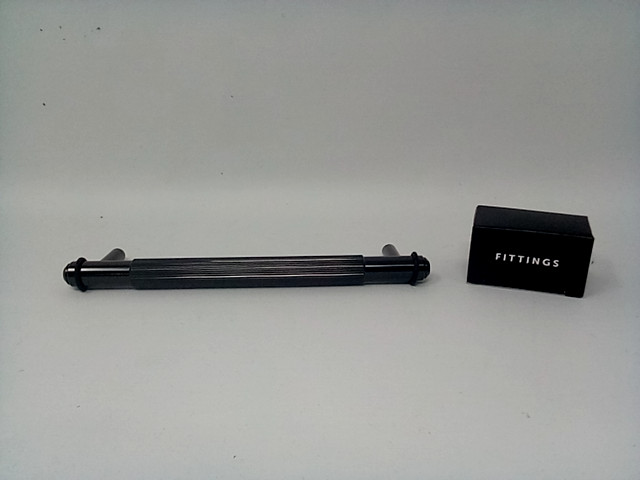 Buster and Punchy London Pull Bar Small Black