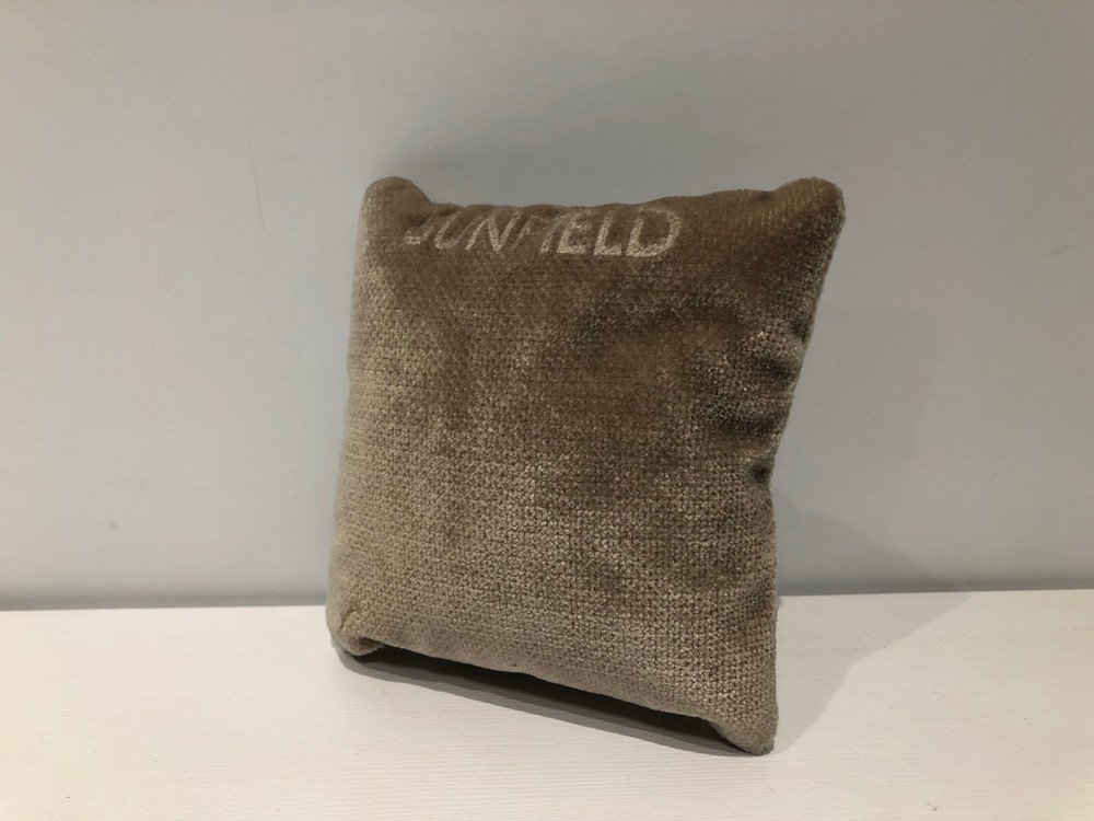 Sunfield Display Large Pillow Cushion Display - For Bracelets Bracelet