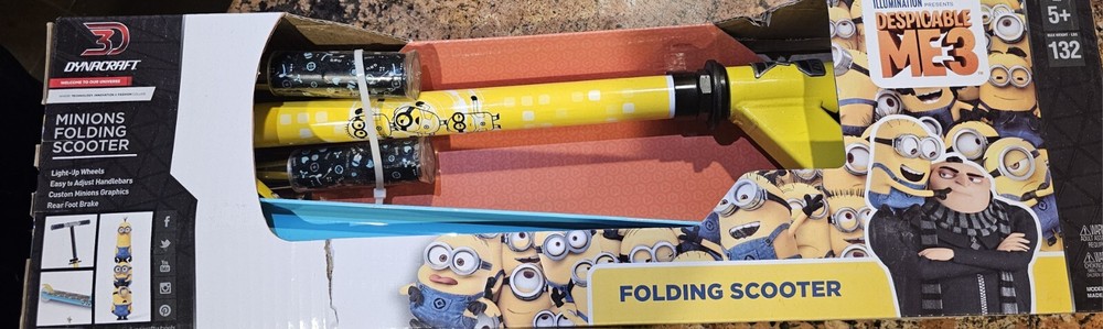 Despicable Me Minions Scooter Folding Dynamo