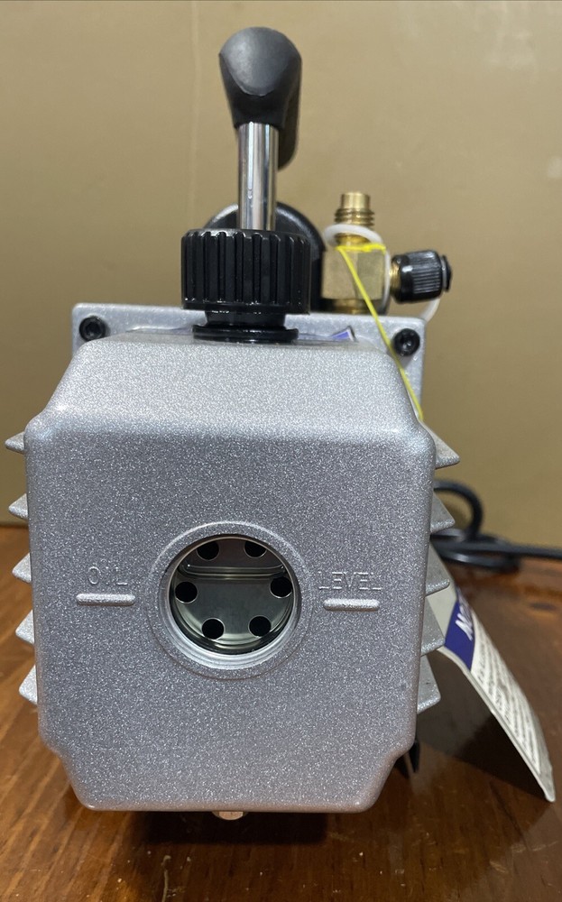 Pittsburgh 2.5 CFM Vacuum Pump No Box