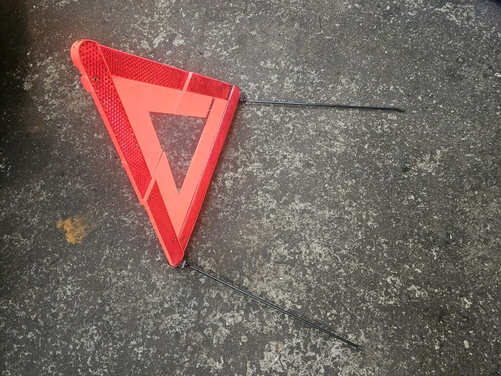 AUDI A4 A6 S6 RS6 VW BORA WARNING TRIANGLE 4B5860251B