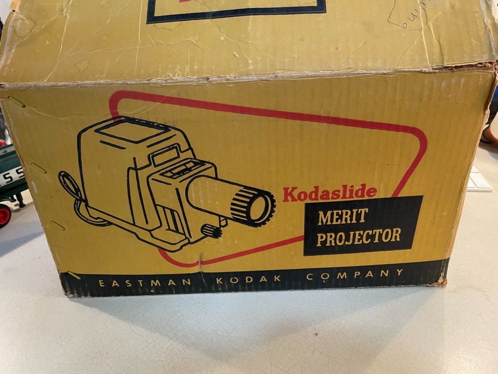 Vintage Kodak Merit Kodaslide Projector Model 1