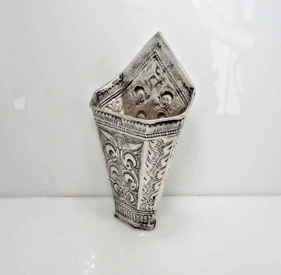 Antique Repousse Folder Betal Leaf Solid Silver Asia Thailand Small 4 Vase 43 gr