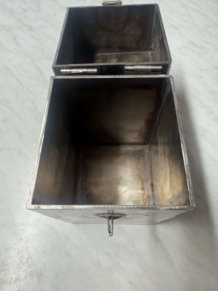 Handmade safe, 9.5 lbs with lock and key