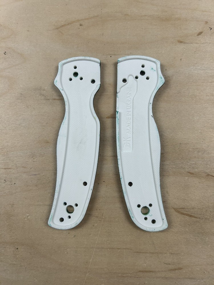 Spyderco Shaman Custom Painted “Constellations” G-10 Handle Scales
