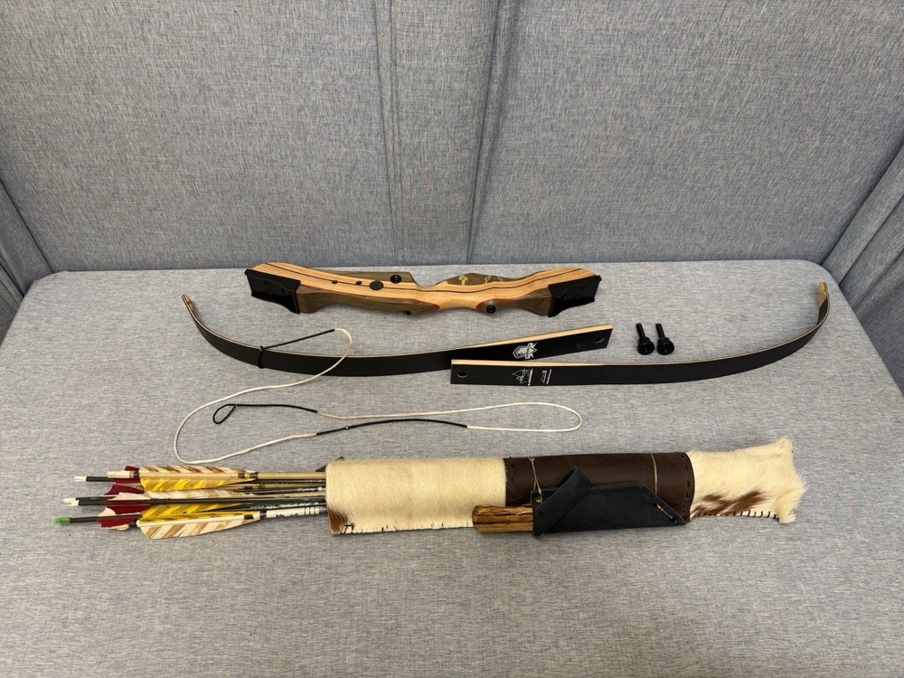 Fleetwood Monarch Left Handed 62" - 20LB Recurve Bow