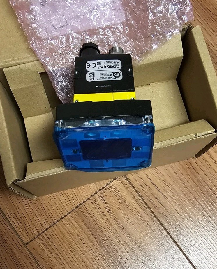 Cognex IS2000M-130-40-125 In-Sight Vision Sensor