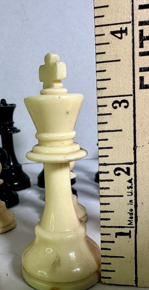 Chess Pieces Plastic Weighted Felt 3.75” King Missing 1 Blk & 1 Wht Pawn