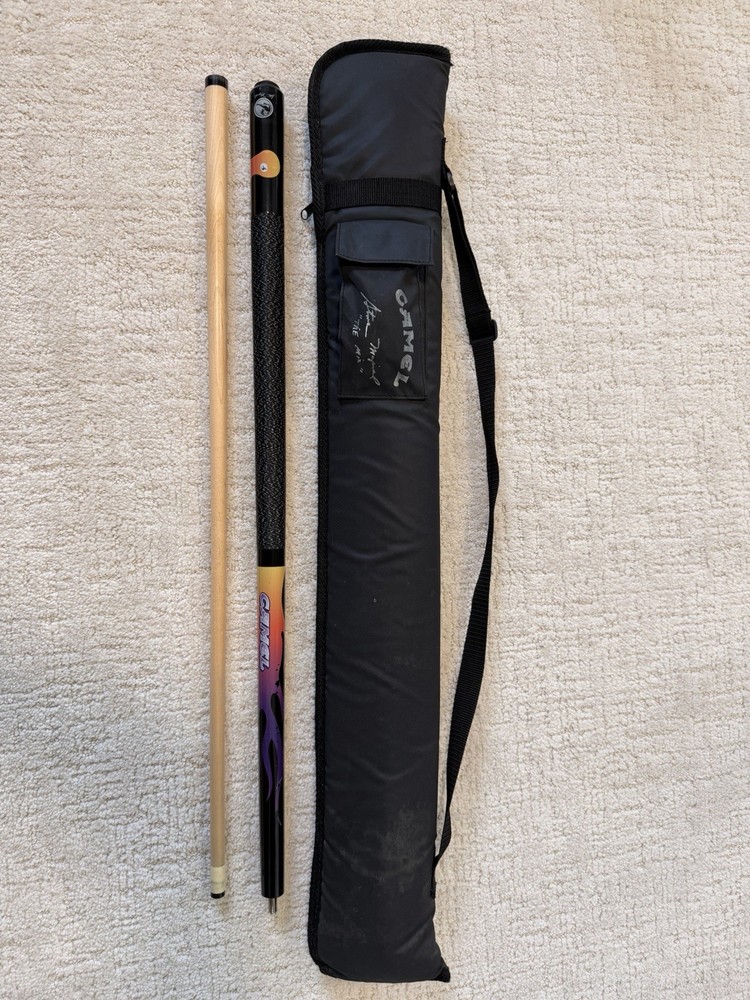 Camel Two-Piece Billiard Cue 19.5 oz Autographed Flame Design with Case