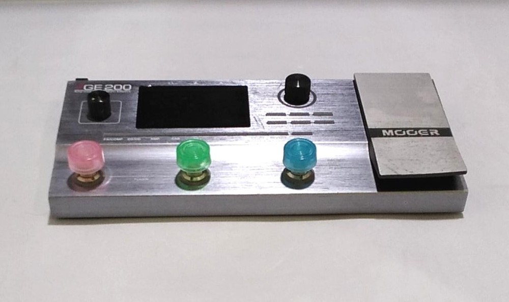 MOOER GE200 Multi-Effects Pedal Guitar Effects Processor