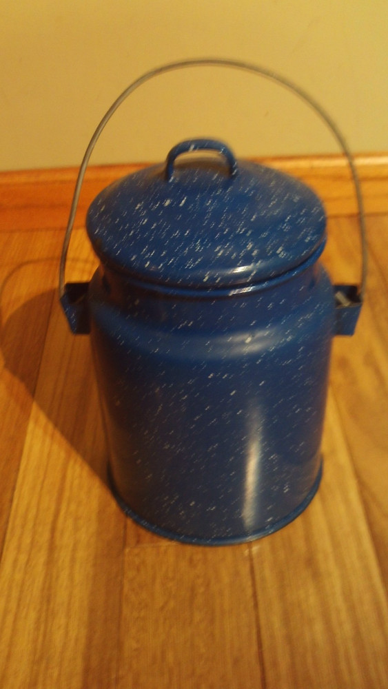 VTG. Robins Egg Blue Enamelware Milk Pail Can Container With Bail Handle #TC