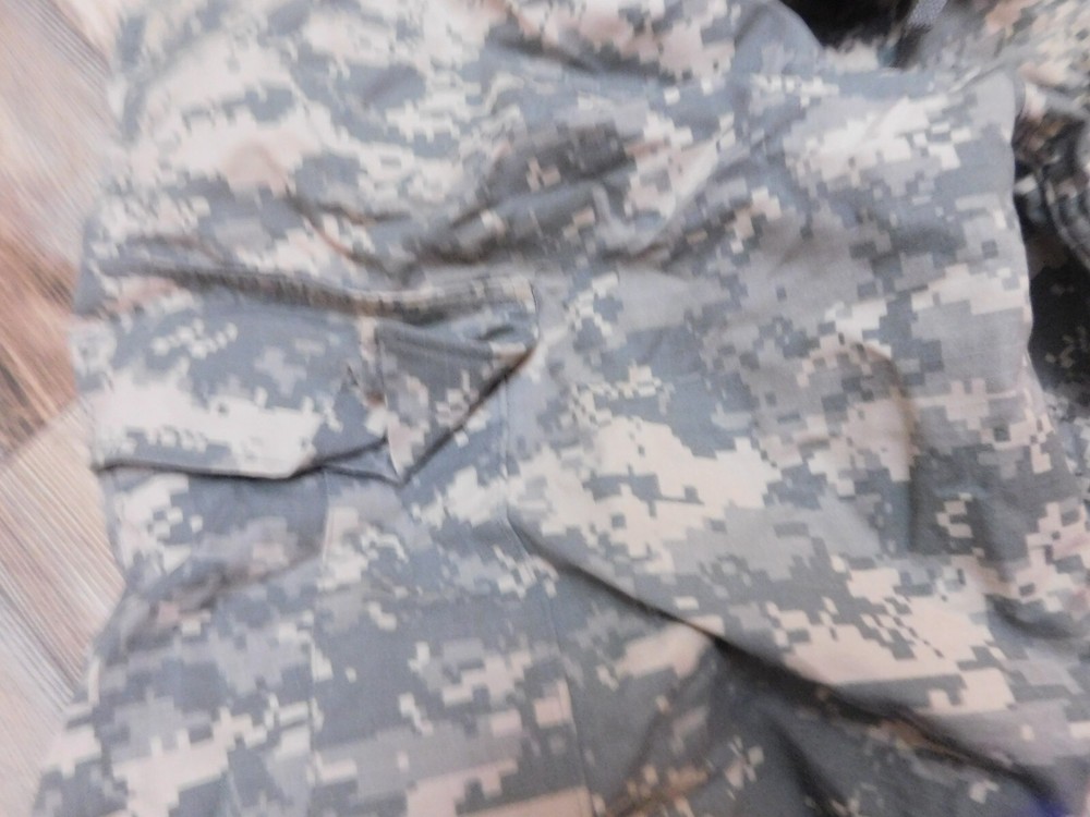 ARMY ACU PANTS SIZE LARGE - REGULAR