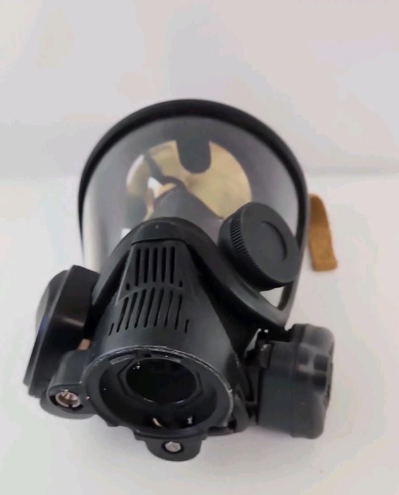 MSA Ultra Elite Respirator Size : Medium .