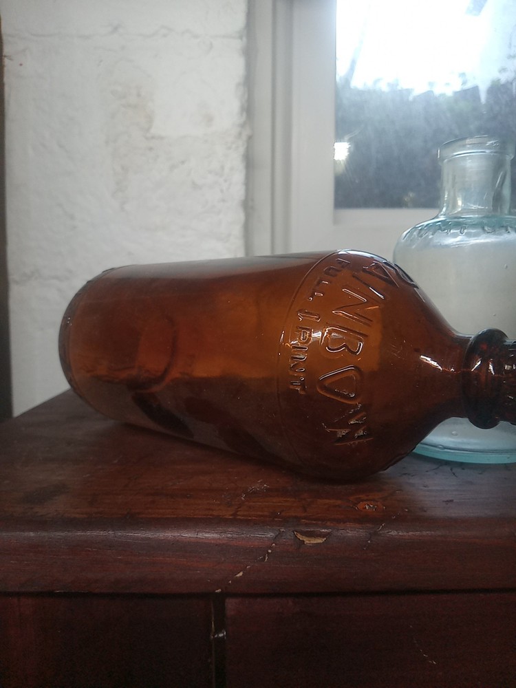 ATQ AMBER BOTTLE EMB. RAINBOW EX DISPLAY