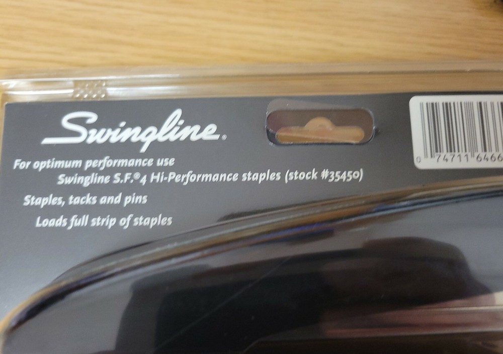 Swingline Durable Desk Stapler Value Pack w/staples & remover - BLACK - NEW