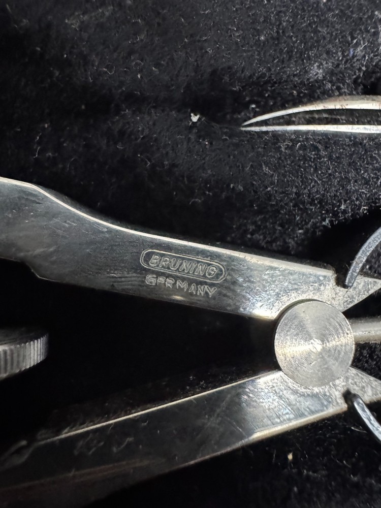 Scola Studio 1267 Drawing Drafting Compass Set Hard Case.