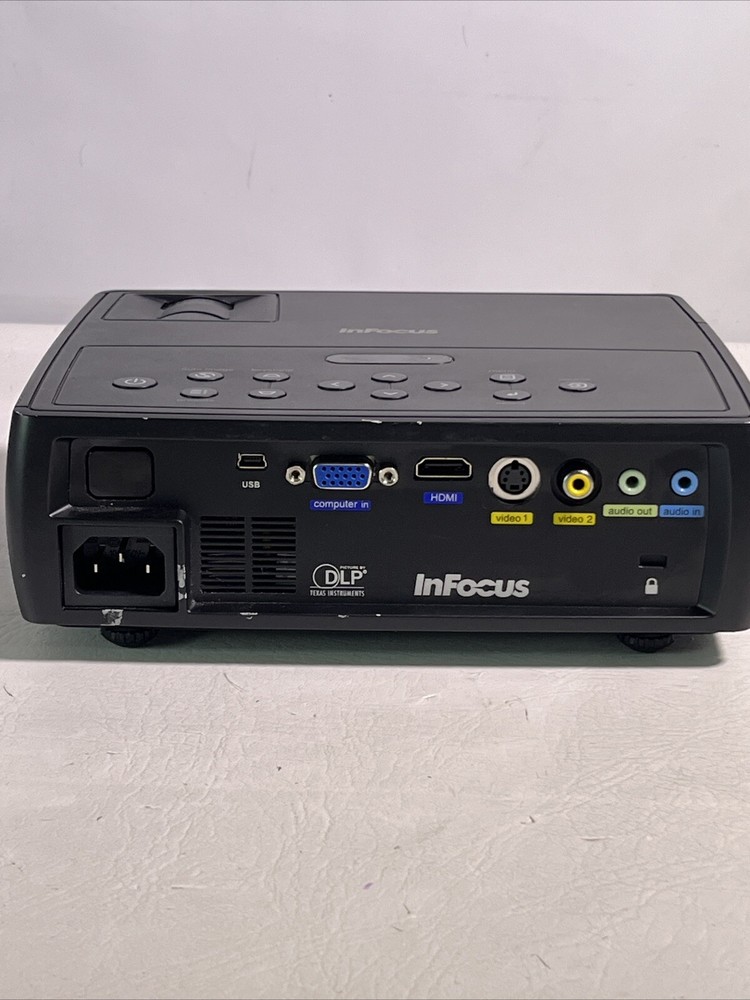 InFocus IN1110 DLP Projector - ONLY 26 Lamp hours