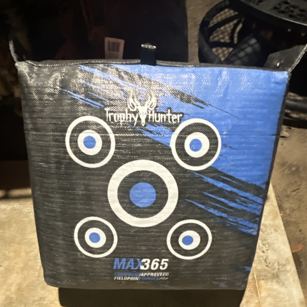 PSE Archery Compound Bow with Case, Arrows, Trophy Hunter Target